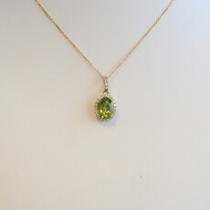 American Jewelry 14k Yellow Gold  1.3ct Peridot .12ctw Diamond Oval Halo Necklace