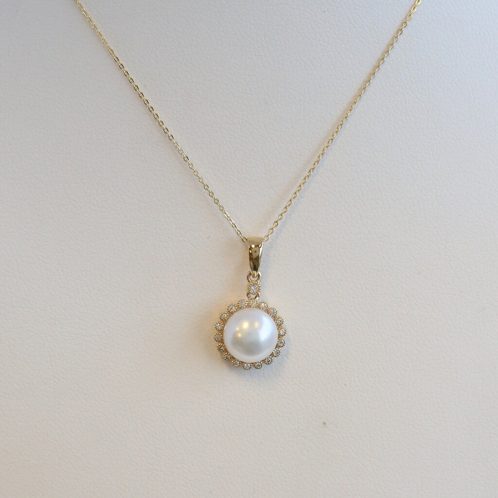 American Jewelry 14k Yellow Gold 8mm Akoya Pearl .10ctw Diamond Halo Necklace