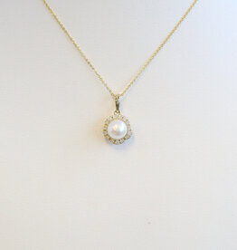 American Jewelry 14k Yellow Gold 6mm Akoya Pearl .08ctw Diamond Halo Necklace