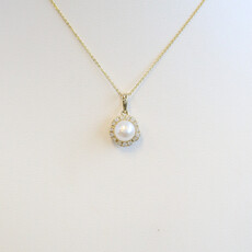 American Jewelry 14k Yellow Gold 6mm Akoya Pearl .08ctw Diamond Halo Necklace