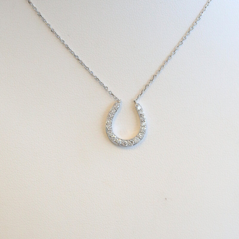 American Jewelry 14k White Gold .38ctw Diamond Horseshoe Necklace