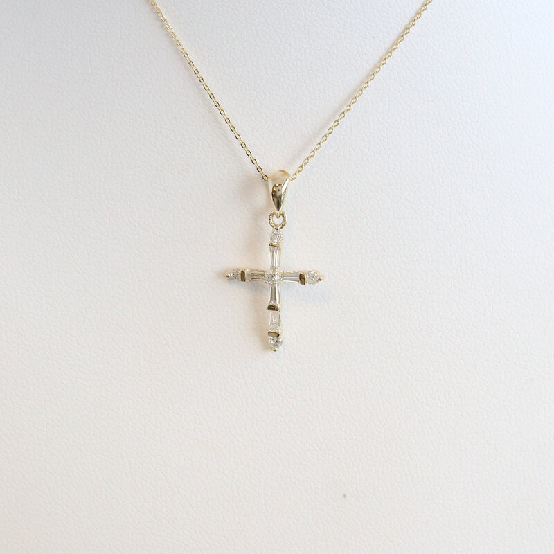American Jewelry 14k Yellow Gold .28ctw Diamond Baguette Cross Necklace