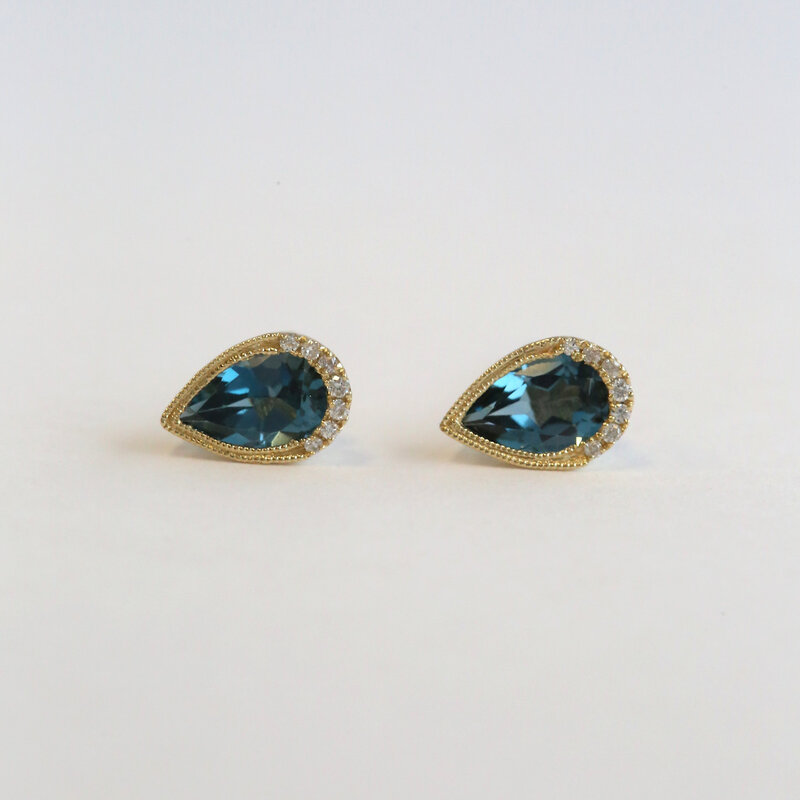 American Jewelry 14k Yellow Gold London Blue Topaz and Diamond Accent Milgrain Pear Stud Earrings