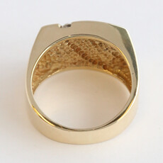 American Jewelry ESTATE 14k Yellow Gold .35ctw Diamond & Onyx Mens Ring (Size 9)