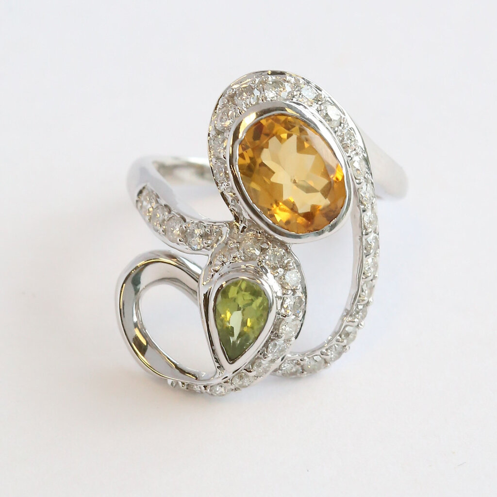 American Jewelry ESTATE 18k White Gold 1.6ct Citrine .40ct Peridot .30ctw Diamond Openwork Fashion Ring (Size 6.5)