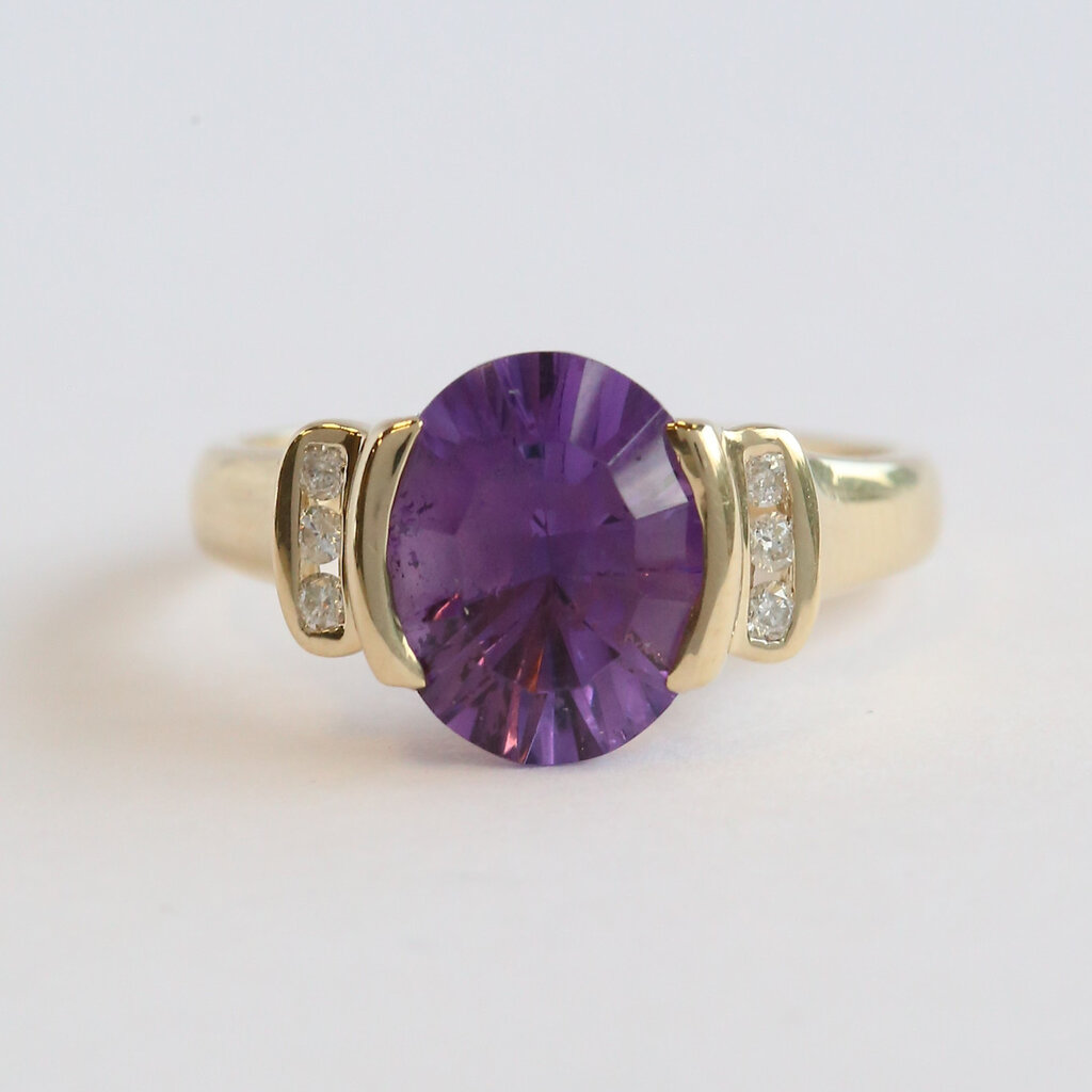 American Jewelry ESTATE 14k Yellow Gold 3ct Fantasy Cut Amethyst .06ctw Diamond Accent Ring (Size 7.25)