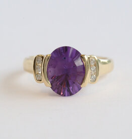 American Jewelry ESTATE 14k Yellow Gold 3ct Fantasy Cut Amethyst .06ctw Diamond Accent Ring (Size 7.25)