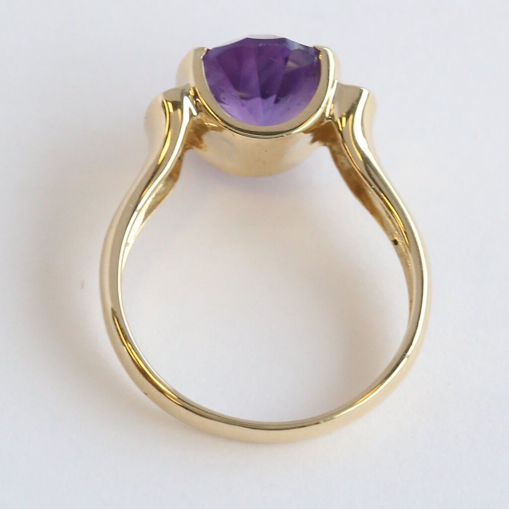 American Jewelry ESTATE 14k Yellow Gold 3ct Fantasy Cut Amethyst .06ctw Diamond Accent Ring (Size 7.25)