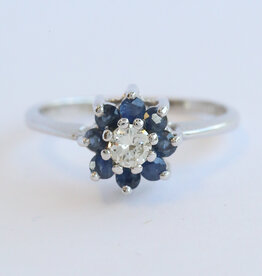 American Jewelry ESTATE 14K White Gold .40ctw Sapphire and .20ct Diamond Cluster Ring (Size 5)