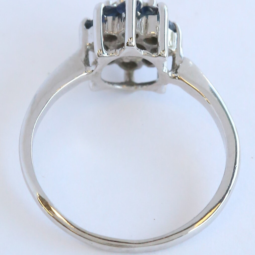 American Jewelry ESTATE 14K White Gold .40ctw Sapphire and .20ct Diamond Cluster Ring (Size 5)