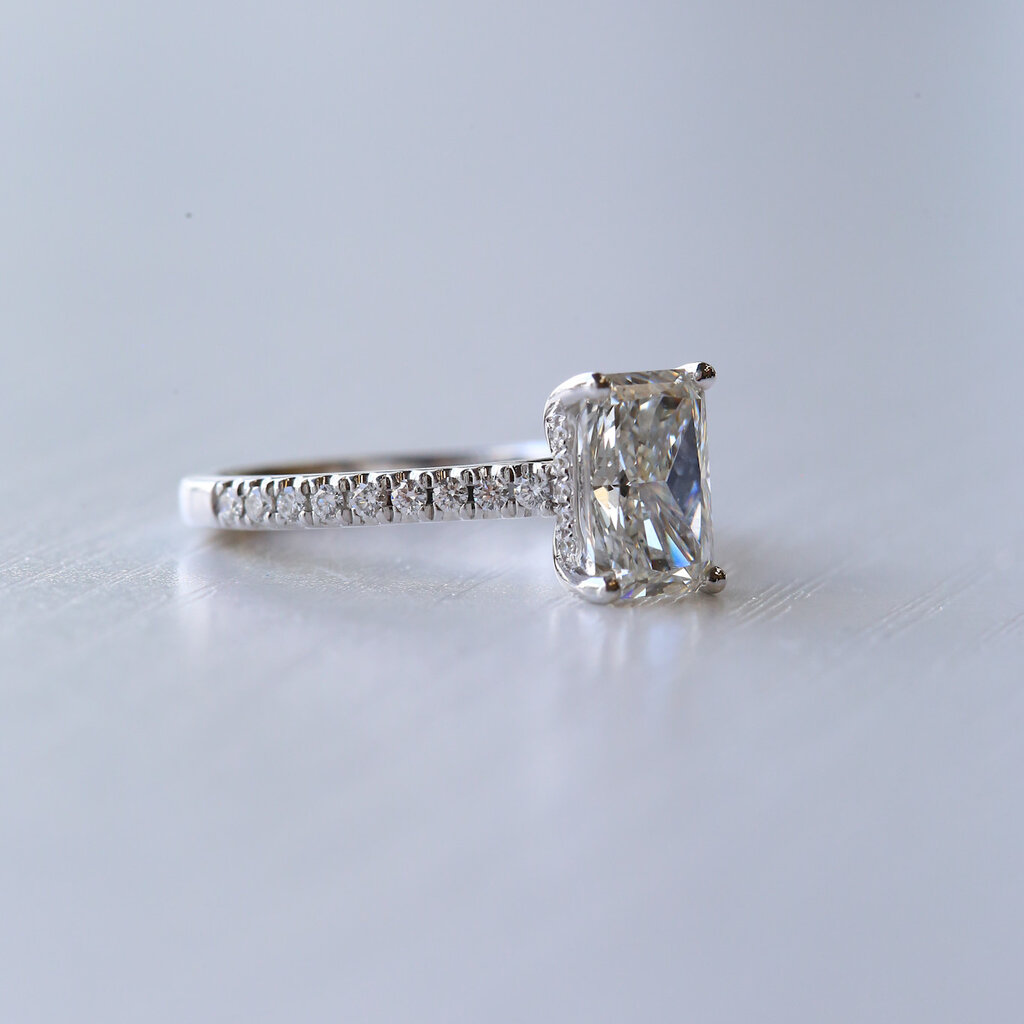 American Jewelry 14k White Gold 2.28ctw (2.01ct G/VS2 Lab Radiant) Diamond Cathedral Hidden Halo Engagement Ring (Size 6.5)