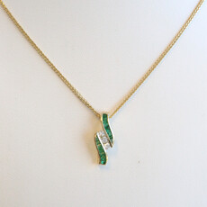 American Jewelry ESTATE 14k Yellow Gold .40ctw Emerald .10ctw Diamond Baguette Channel Necklace