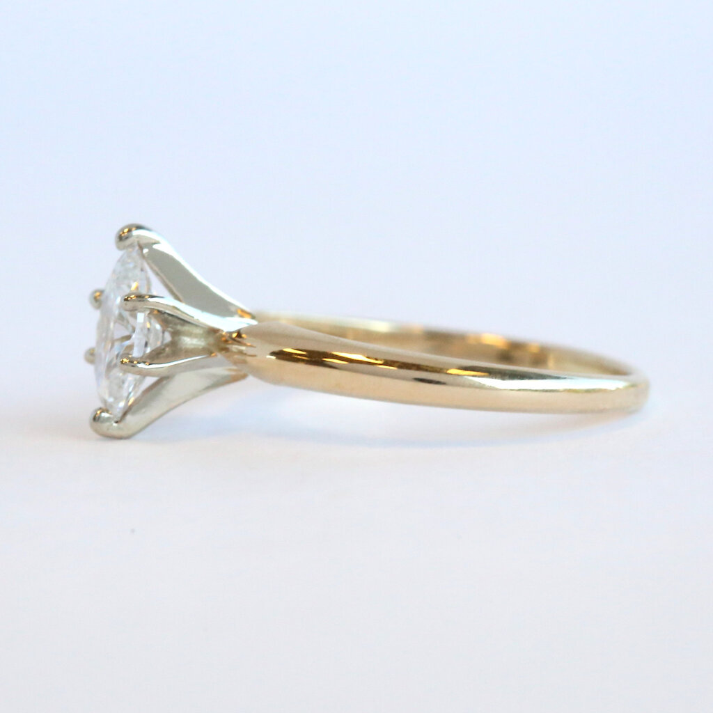 American Jewelry ESTATE 14k Yellow Gold .50ct Marquise Diamond Solitaire Engagement Ring (Size 6.25)