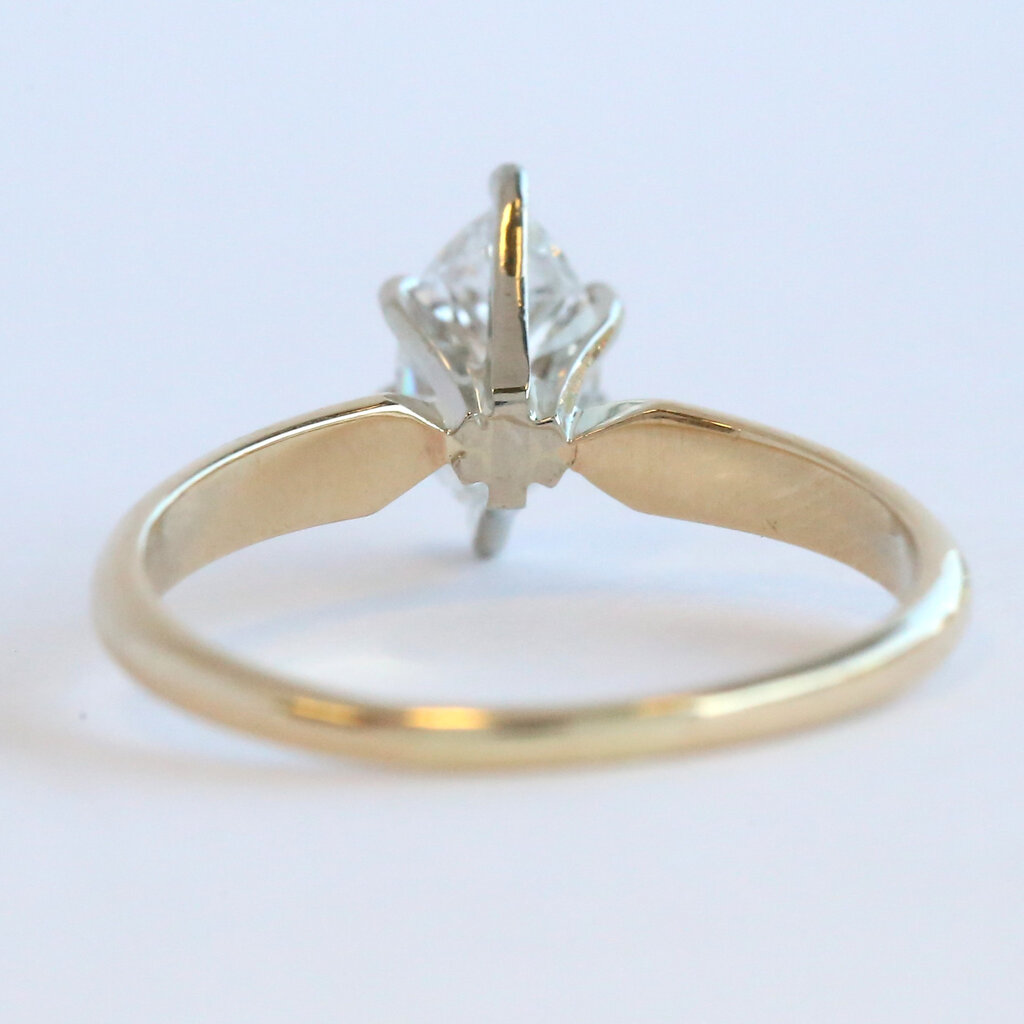 American Jewelry ESTATE 14k Yellow Gold .50ct Marquise Diamond Solitaire Engagement Ring (Size 6.25)