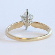 American Jewelry ESTATE 14k Yellow Gold .50ct Marquise Diamond Solitaire Engagement Ring (Size 6.25)