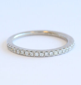 American Jewelry ESTATE 14k White Gold .25ctw Diamond Straight Wedding Band Ring (Size 6.5)