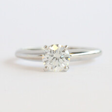 American Jewelry ESTATE 14K White Gold .80ct H/SI1 Diamond Round Solitaire Engagement Ring (Size 6.25)