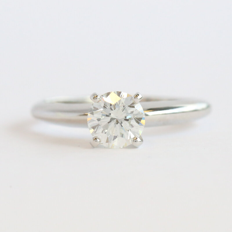 American Jewelry ESTATE 14K White Gold .80ct H/SI1 Diamond Round Solitaire Engagement Ring (Size 6.25)