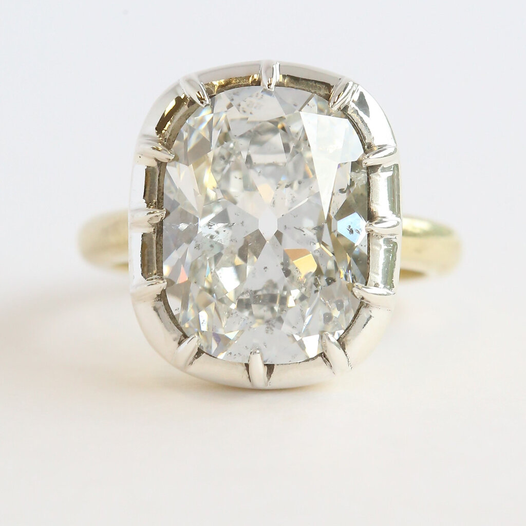 American Jewelry 18k Yellow Gold 8.14ct IGI  F/SI2 Elongated Cushion Diamond Ring