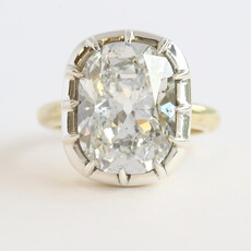 American Jewelry 18k Yellow Gold 8.14ct IGI  F/SI2 Elongated Cushion Diamond Ring