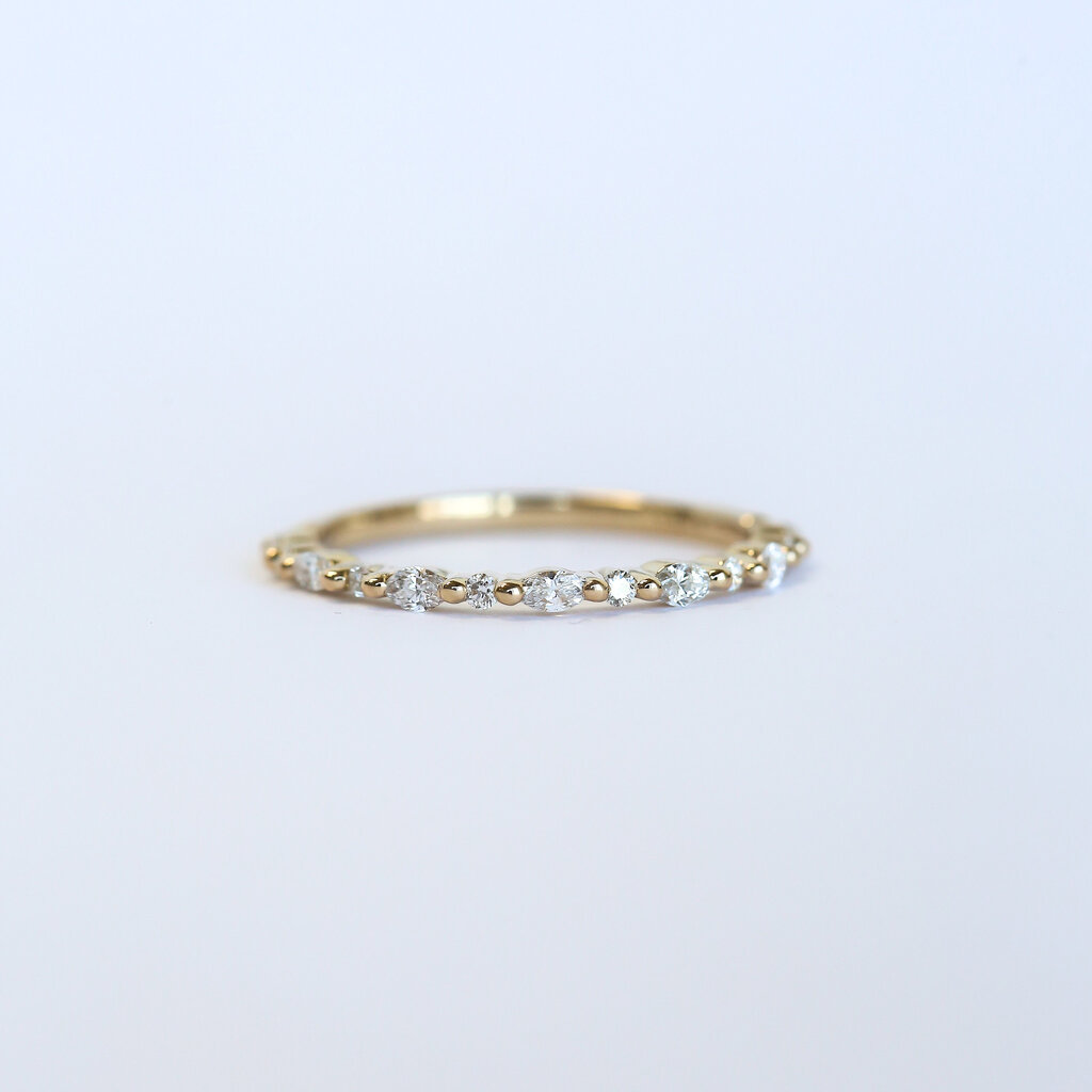 American Jewelry Alternating Single Prong Band