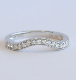 American Jewelry 14k White Gold .20ctw Diamond Curved Contour Wedding Band
