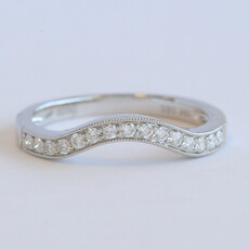 American Jewelry 14k White Gold .20ctw Diamond Curved Contour Wedding Band