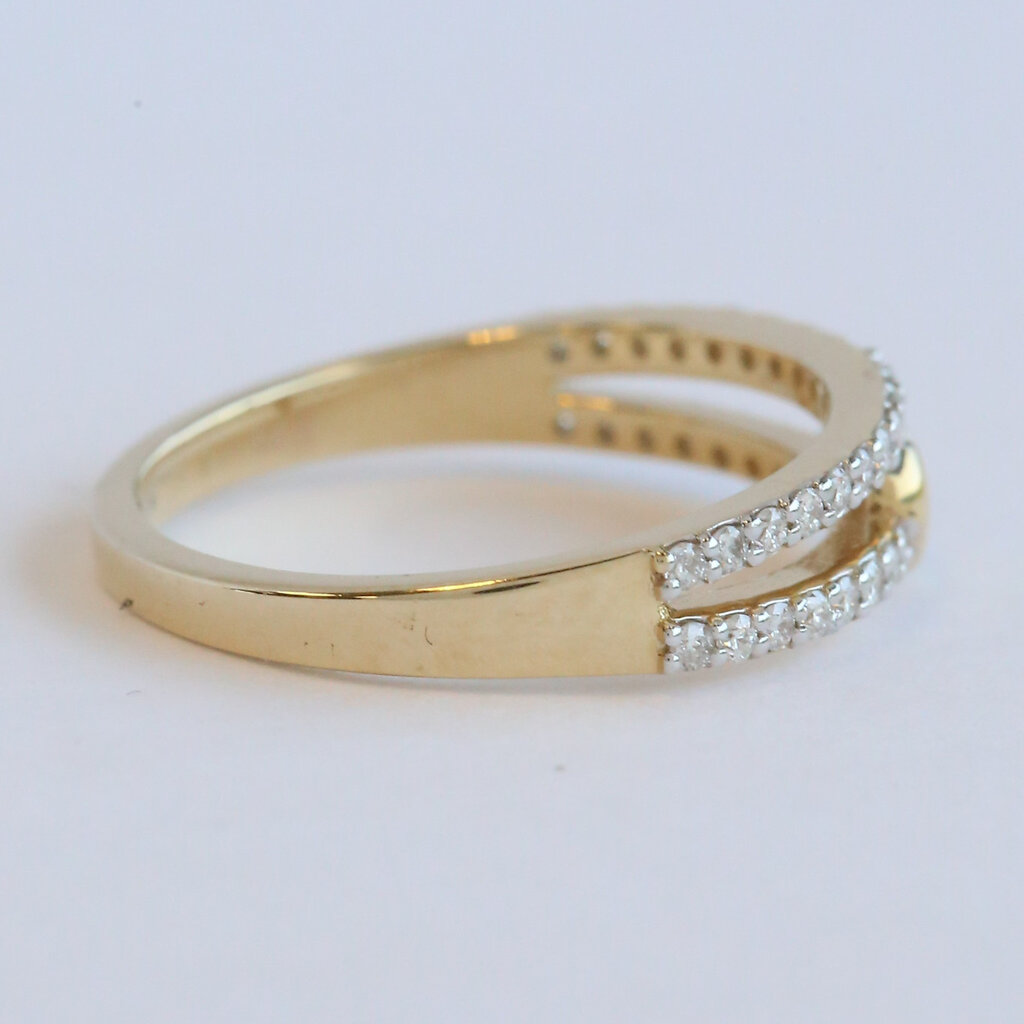 American Jewelry 14k Yellow Gold .25ctw Diamond Double Heart Ring
