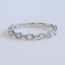 American Jewelry 14k White Gold .23ctw Diamond Milgrain Scalloped Wedding Band