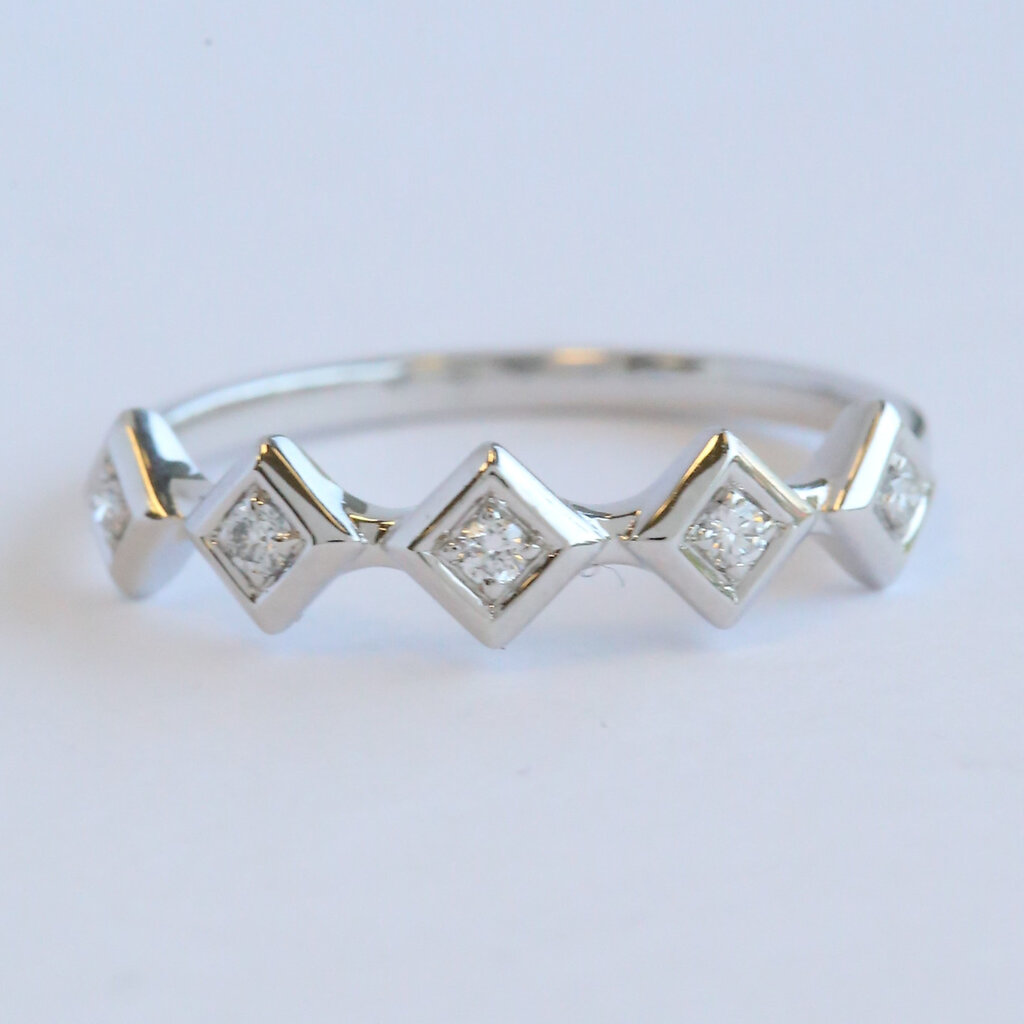 American Jewelry 14k White Gold .08ctw Diamond Geometric Shape Band Ring