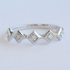 American Jewelry 14k White Gold .08ctw Diamond Geometric Shape Band Ring