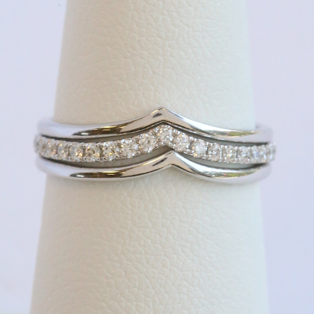 American Jewelry 14k White Gold .25ctw Diamond V Contour 3 Ring Set