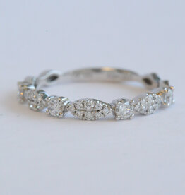 American Jewelry 14k White Gold .31ctw Diamond Scalloped Wedding Band Ring