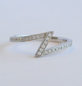 American Jewelry 14k White Gold .14ctw Diamond Z Fashion Ring