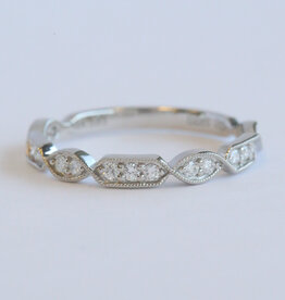 American Jewelry 14k White Gold .20ctw Diamond Milgrain Scalloped Wedding Band