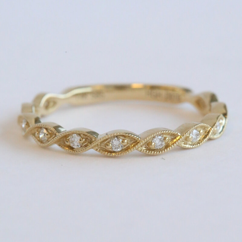 American Jewelry 14k Yellow Gold .10ctw Diamond Milgrain Twist Design Wedding Band
