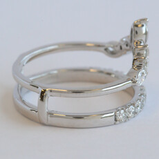 American Jewelry 14k White Gold .92ctw Diamond Straight & Pear Point V Contour Ring Guard