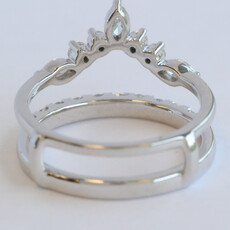 American Jewelry 14k White Gold .92ctw Diamond Straight & Pear Point V Contour Ring Guard