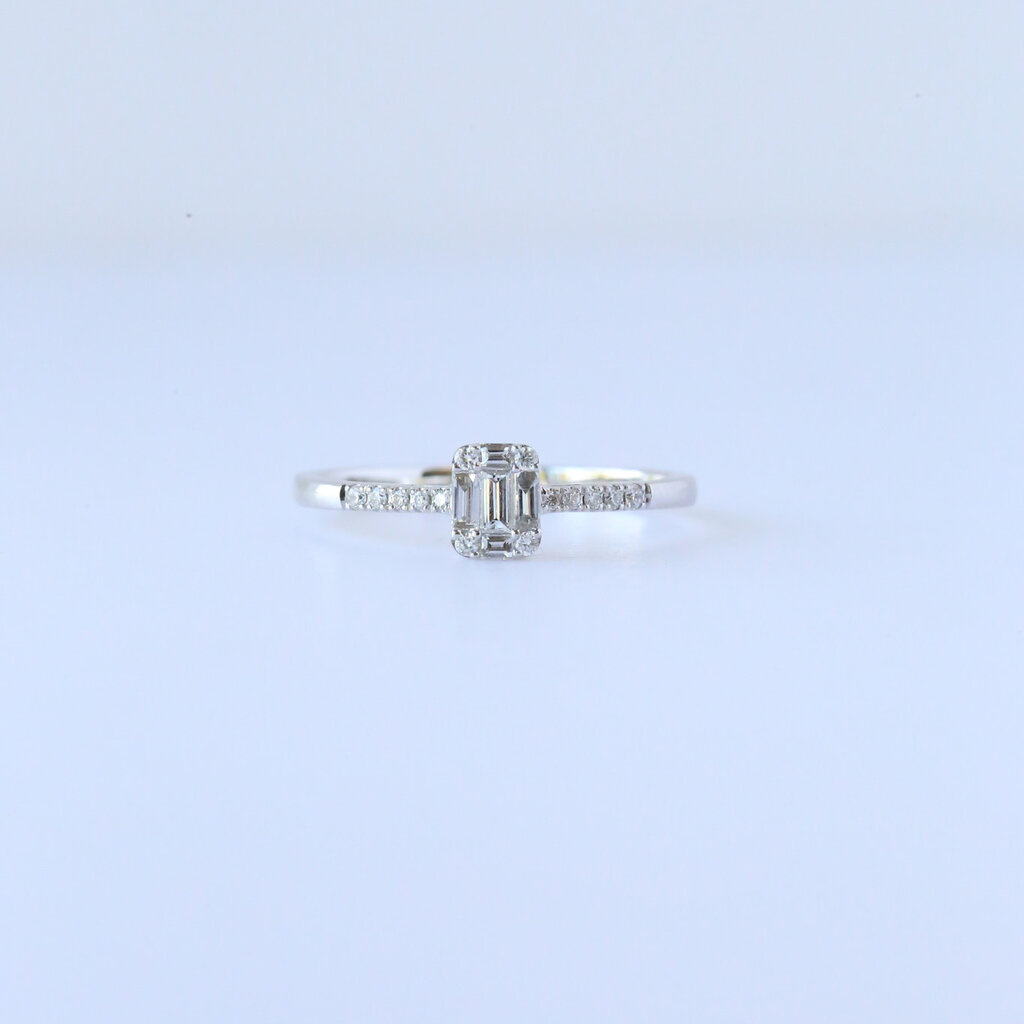 18k White Gold .24ctw Baguette and Round Diamond Cluster Ring (Size 6.75)