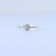 18k White Gold .24ctw Baguette and Round Diamond Cluster Ring (Size 6.75)