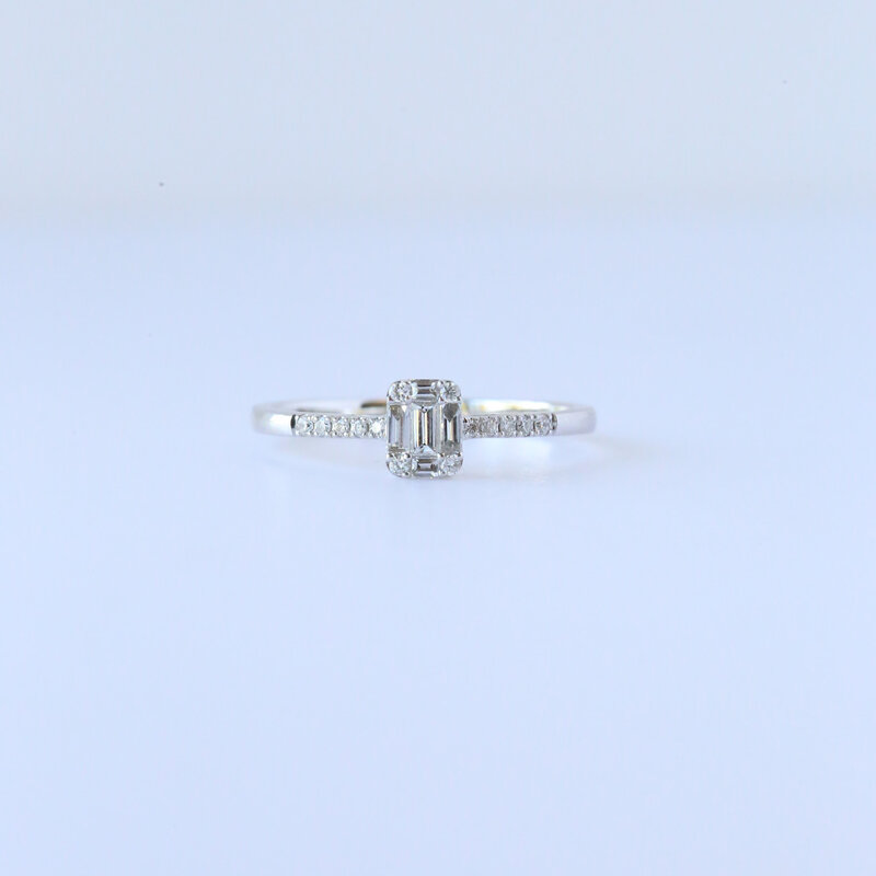 18k White Gold .24ctw Baguette and Round Diamond Cluster Ring (Size 6.75)