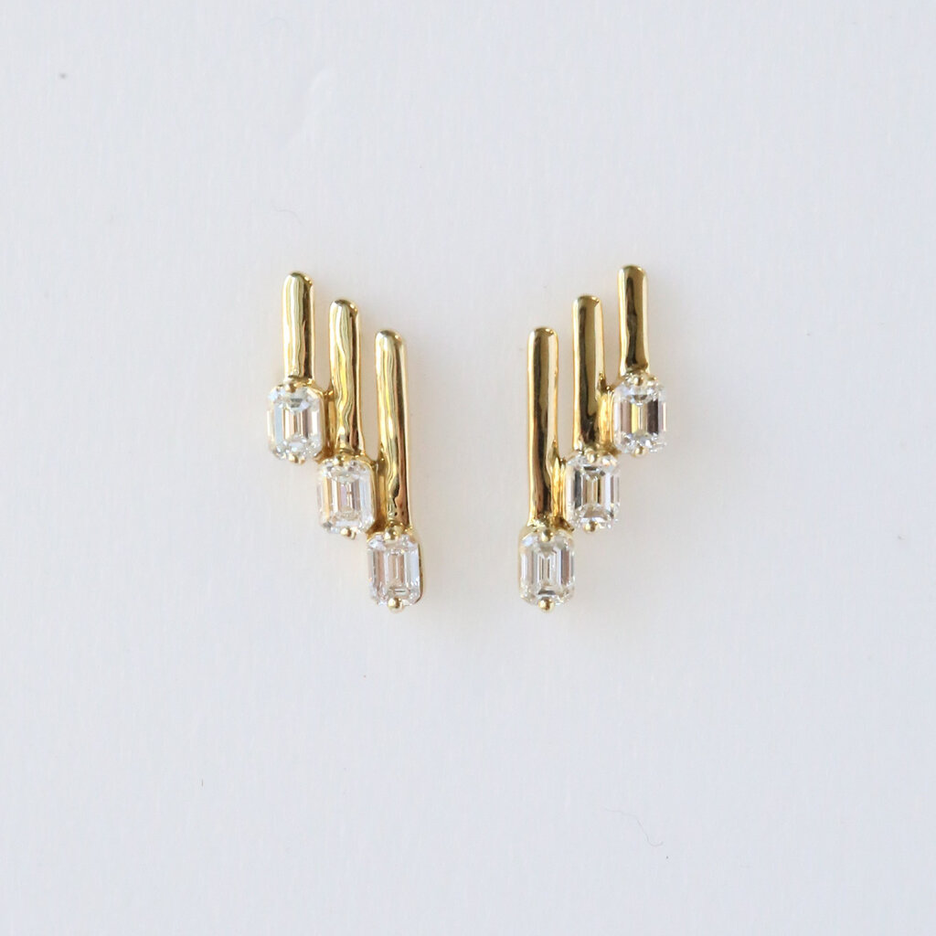 14k Yellow Gold .72ctw Emerlad Staggered Earrings