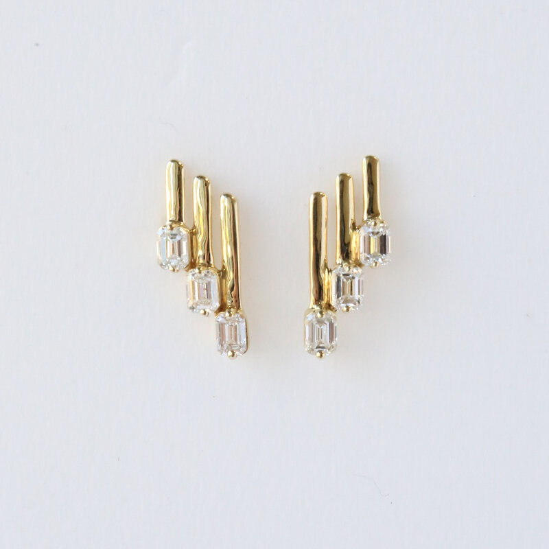14k Yellow Gold .72ctw Emerlad Staggered Earrings