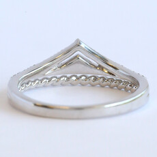 American Jewelry 14k White Gold .20ctw Diamond Twisted & V Wedding Band