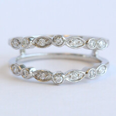 American Jewelry 14k White Gold .20ctw Scalloped Bezel Ring Guard