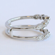 American Jewelry 14k White Gold .20ctw Scalloped Bezel Ring Guard