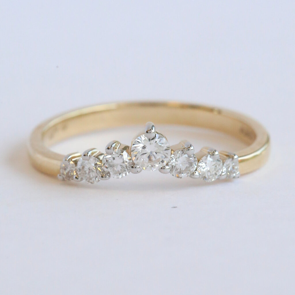 American Jewelry 14k Yellow Gold .36ctw Lab Grown Diamond 7 Stone Contour Wedding Band