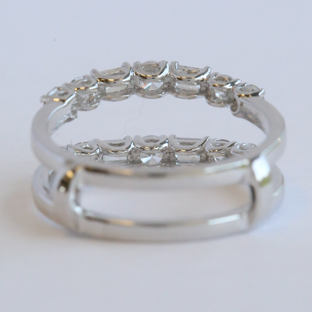 American Jewelry 14k White Gold 1.02ctw Diamond Baguette & Round Contour Ring Guard