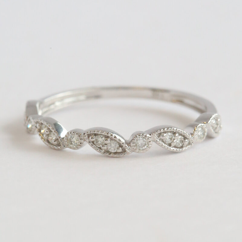 American Jewelry 14k White Gold .13ctw Diamond Milgrain Wedding Band
