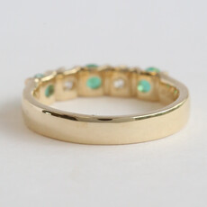 American Jewelry 14k Yellow Gold .60ctw Emerald .40ctw Diamond 5 Stone Band Ring